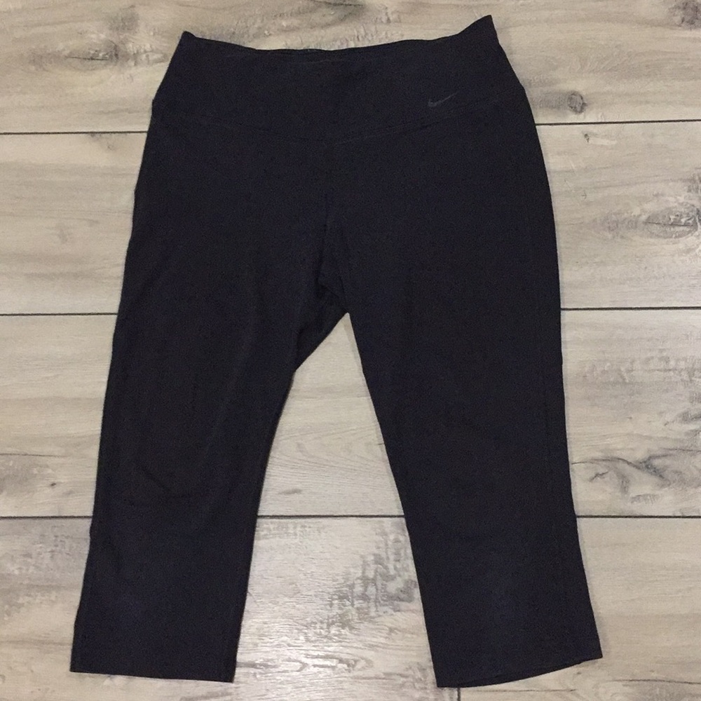 Nike DRI-FIT Women’s Athletic Capris Size M